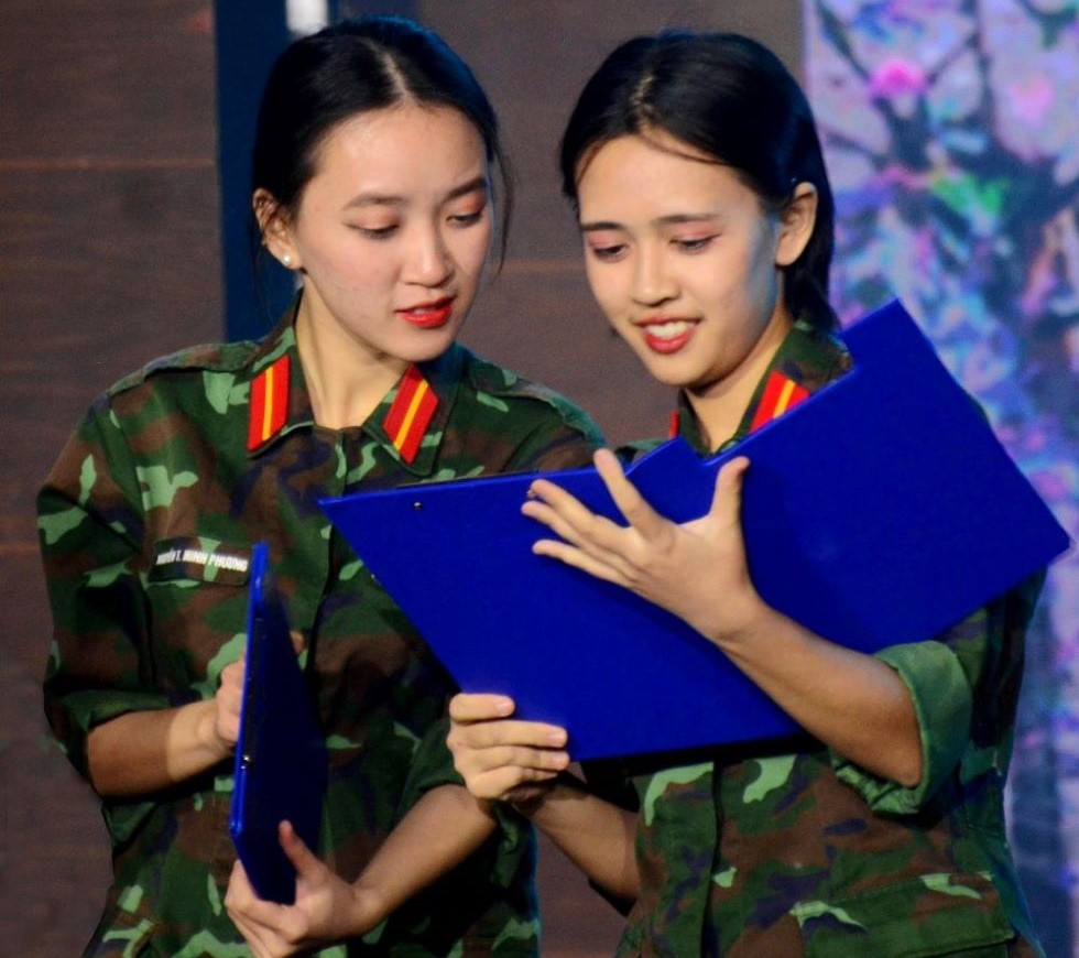 Nét duyên bộ đội tình báo quốc phòng trên sân khấu